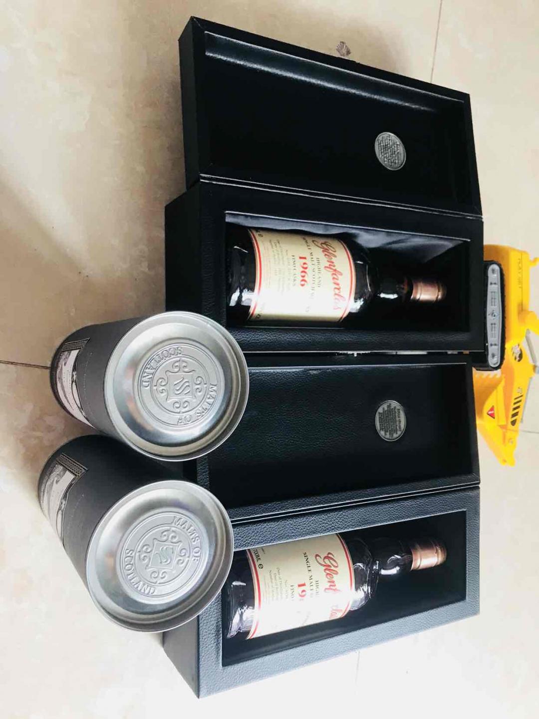 最近听一个朋友说买花格就买家族桶……说他家不太完美桶都用来装年份酒！难怪我之前喝40年也没多喜欢……刚好看到两支，价格合适……先收着试试……