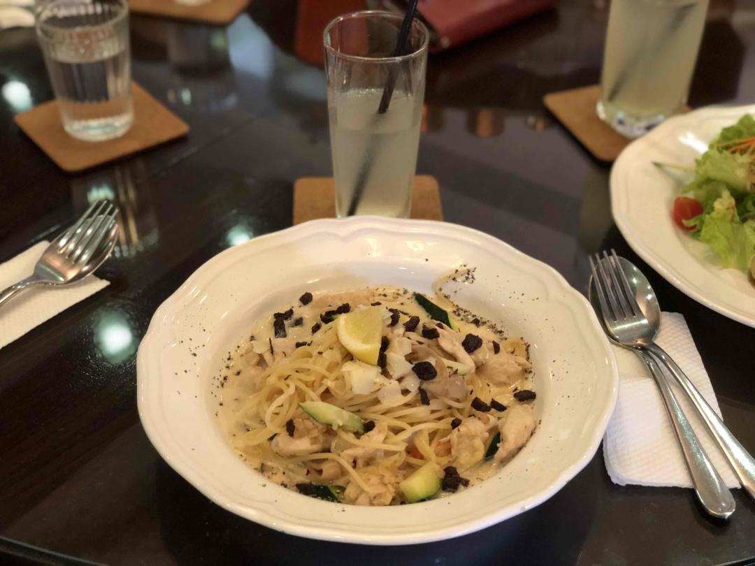 这得是什么样的家庭条件