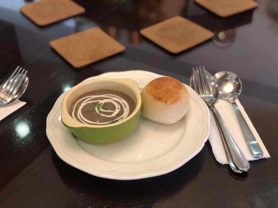 这得是什么样的家庭条件