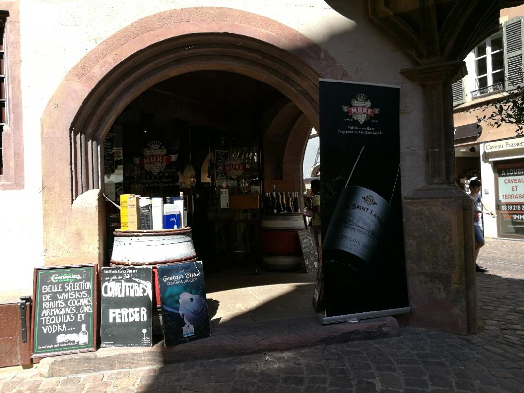 法国科尔玛一个五百年老宅里看到的，图一2980欧。