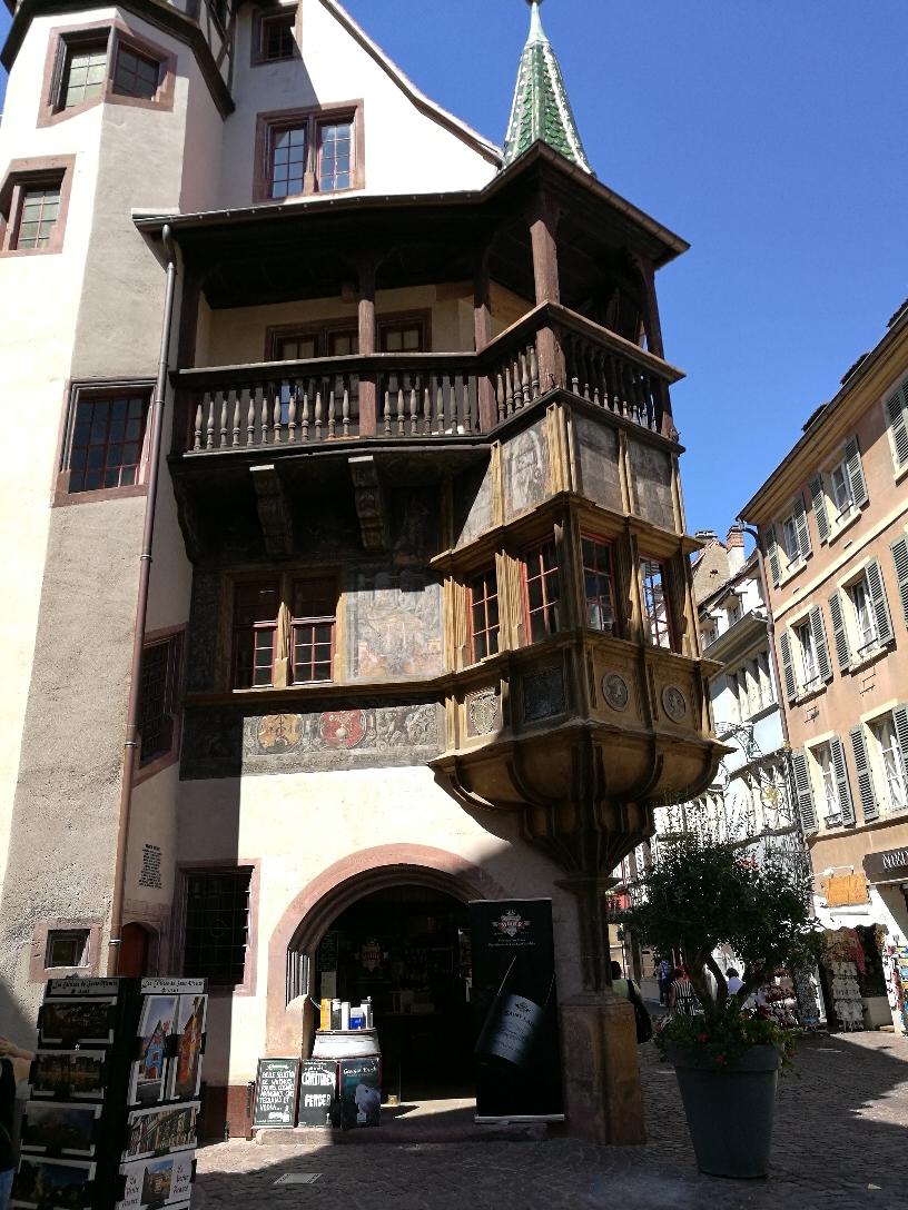 法国科尔玛一个五百年老宅里看到的，图一2980欧。