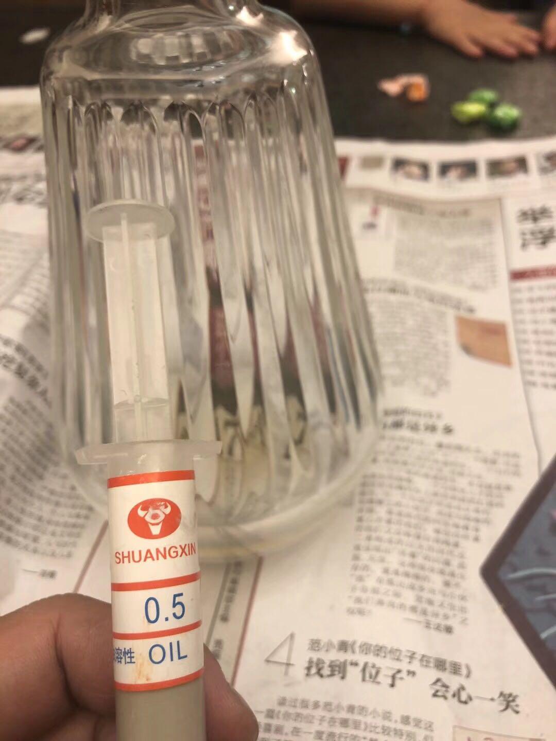 比工匠更工匠<img src='https://sdata.whiskyworm.com/xcxpics/emoji_14.png' class='emoji' />手工打磨巴卡拉水晶瓶，分装过期烂塞威士忌