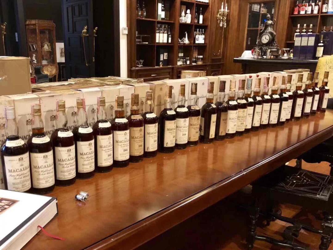 排队～稍息，立正<img src='https://sdata.whiskyworm.com/xcxpics/emoji_21.png' class='emoji' /><img src='https://sdata.whiskyworm.com/xcxpics/emoji_21.png' class='emoji' /><img src='https://sdata.whiskyworm.com/xcxpics/emoji_21.png' class='emoji' />