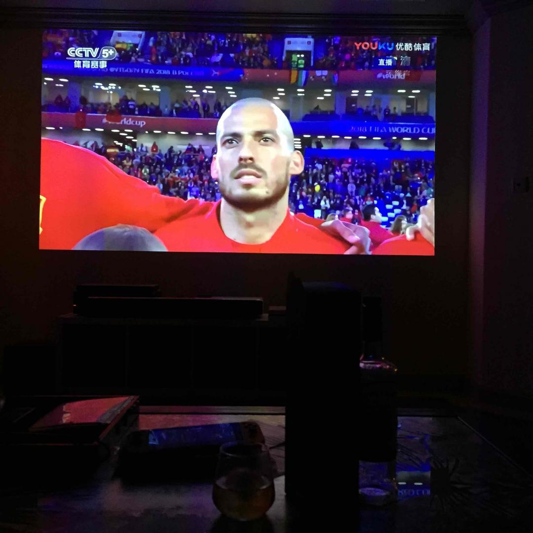 边看边喝，居然光了……