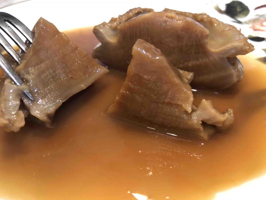 做鲍鱼辛苦了，奖励自己一瓶同年的酒。