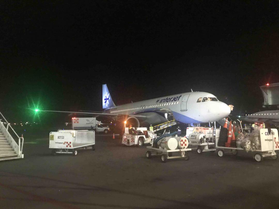 下了飞机，三圈打倒老师父！80刀、LAX机场卖