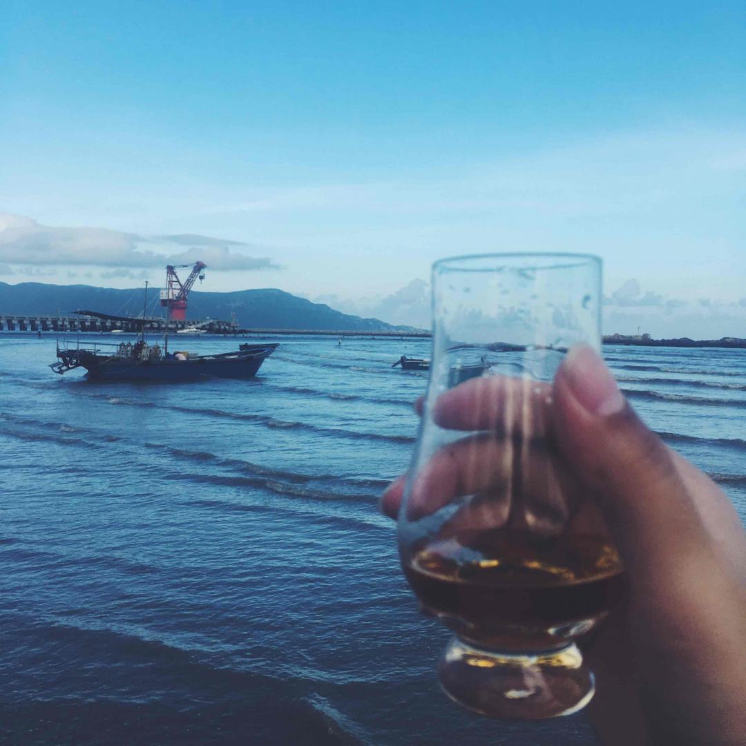 换个环境喝酒。