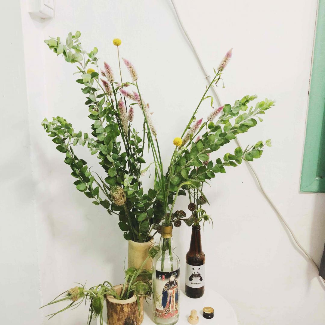 这种胖肚子酒瓶比较适合做灯罩