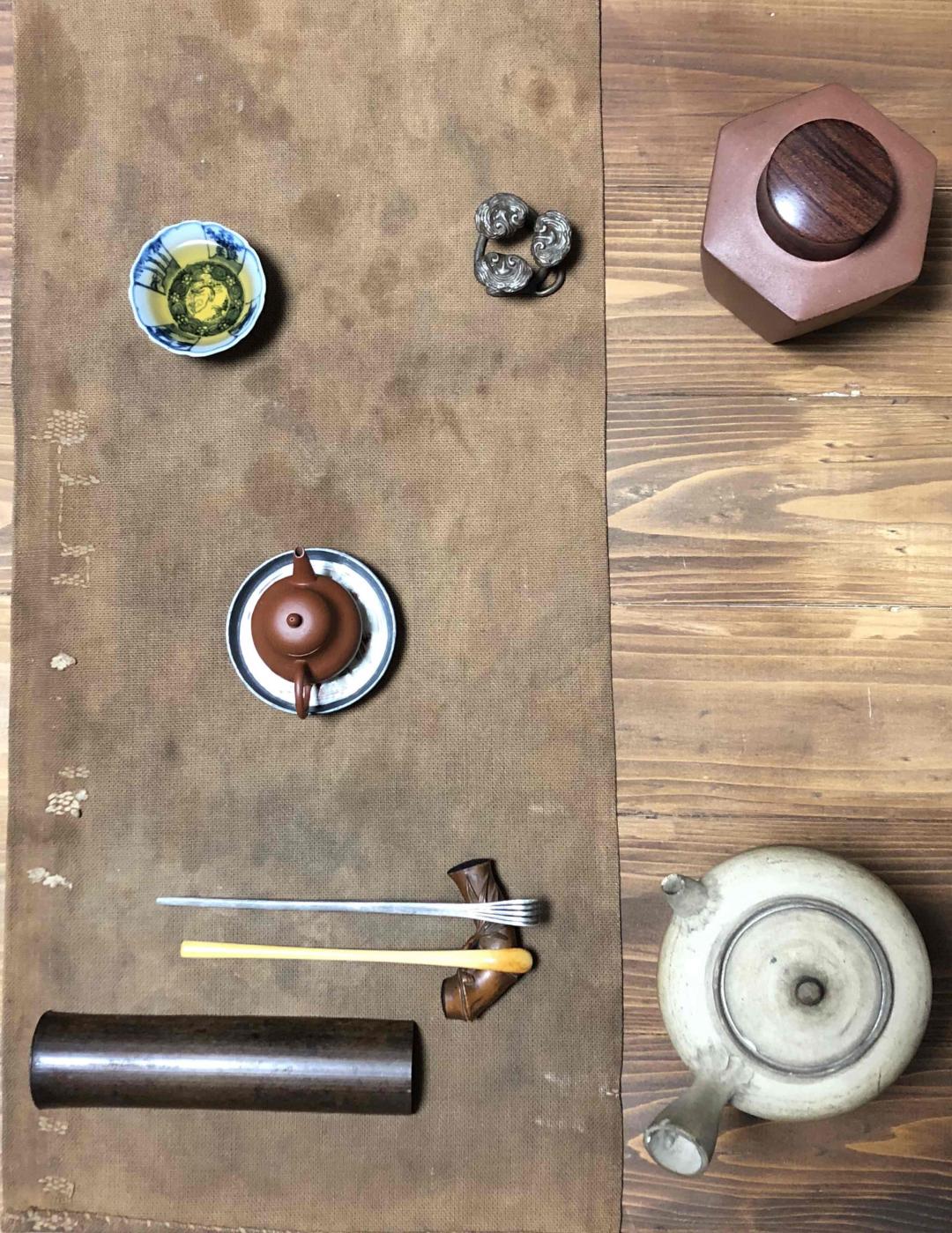 上酒蟲發覺喜歡喝茶的朋友也不少，上一套平時自己喝茶的裝備。