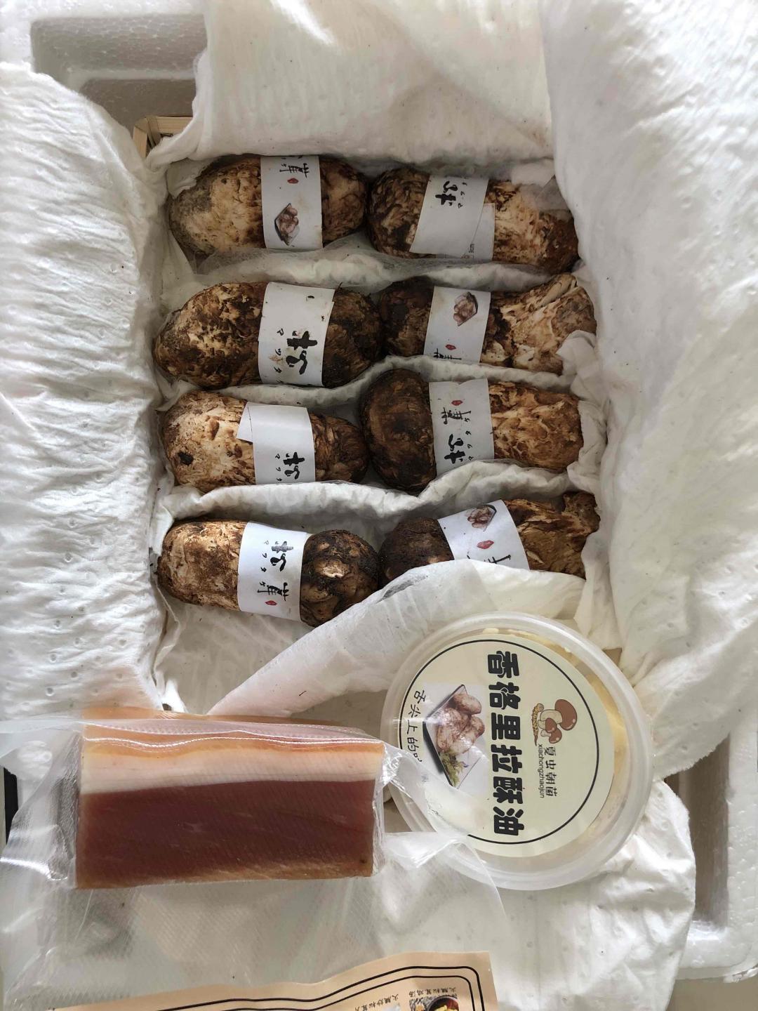 松茸 X 白州12,搭配很清新,一股森林气息。
