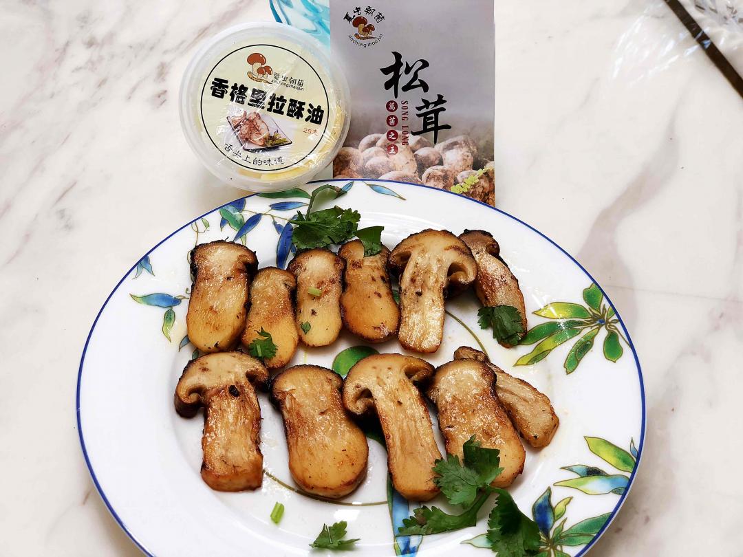 松茸 X 白州12,搭配很清新,一股森林气息。