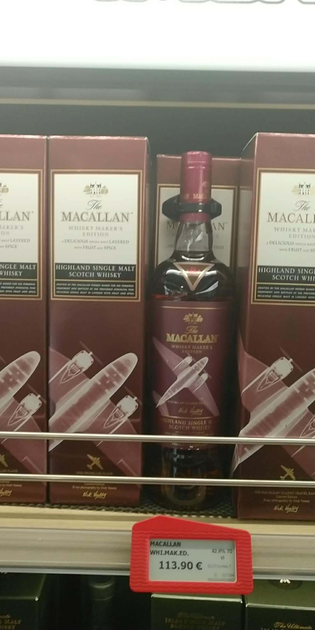 刚才看DYW99兄发帖，我也来一波，芬兰机场毛没有！