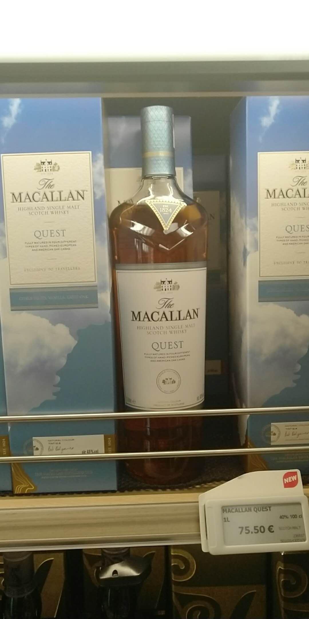 刚才看DYW99兄发帖，我也来一波，芬兰机场毛没有！