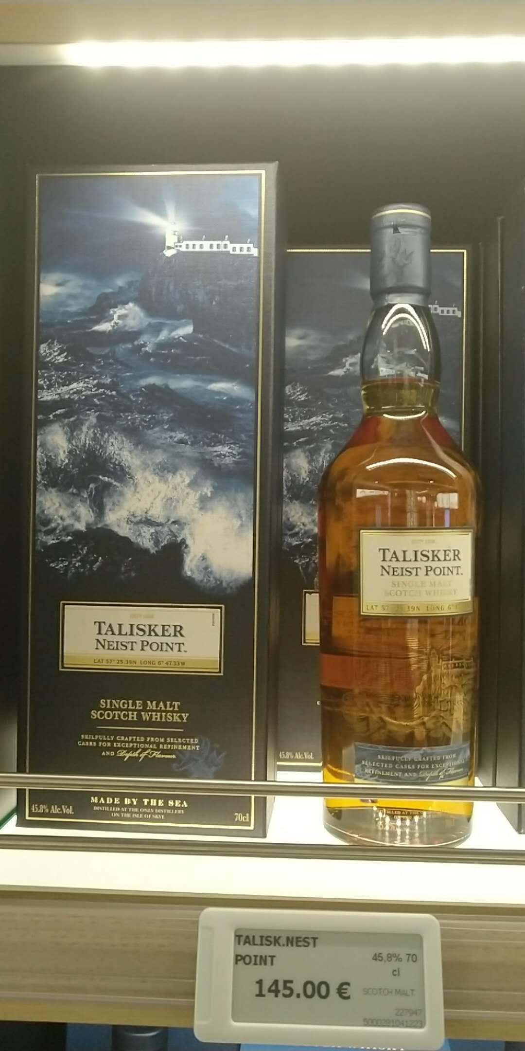 刚才看DYW99兄发帖，我也来一波，芬兰机场毛没有！