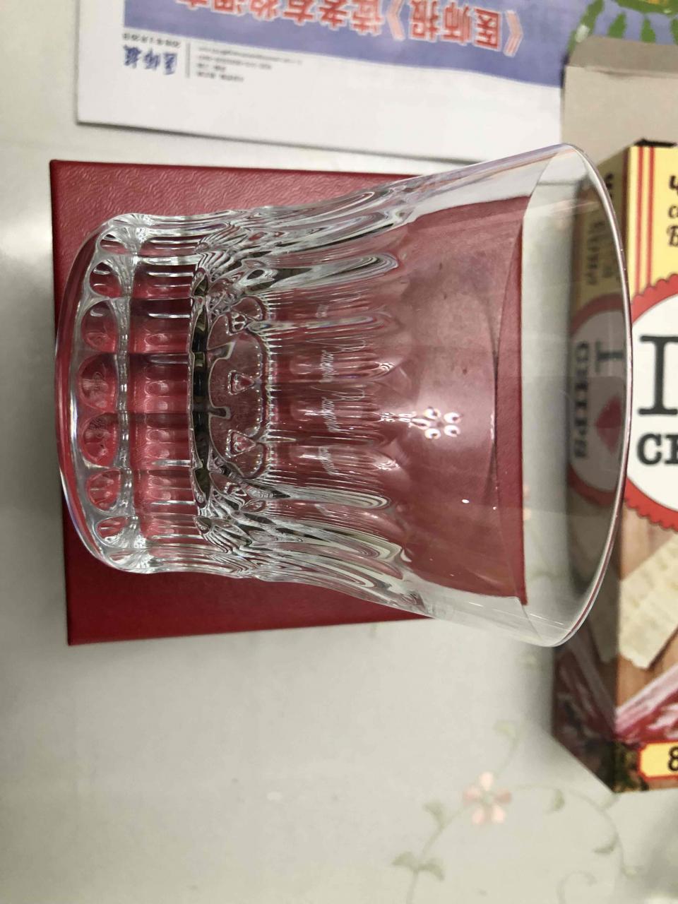 颜值上比48切差点，手感比哈酷差点，而且这广告杯还挺贵。。