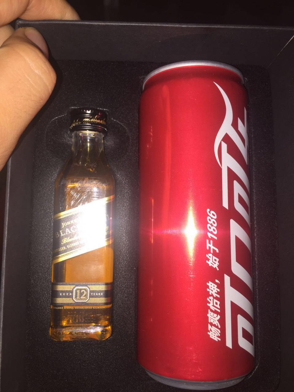 也送了我，就是送的试用装，我猜是一定时间内在京东买酒到达一定数量或者金额会送