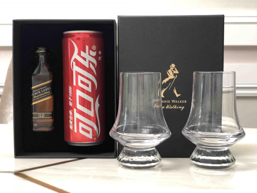 杯子厚重，精致。