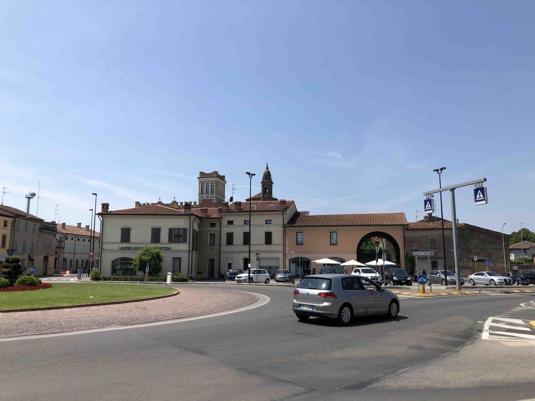 意大利小超市的威士忌