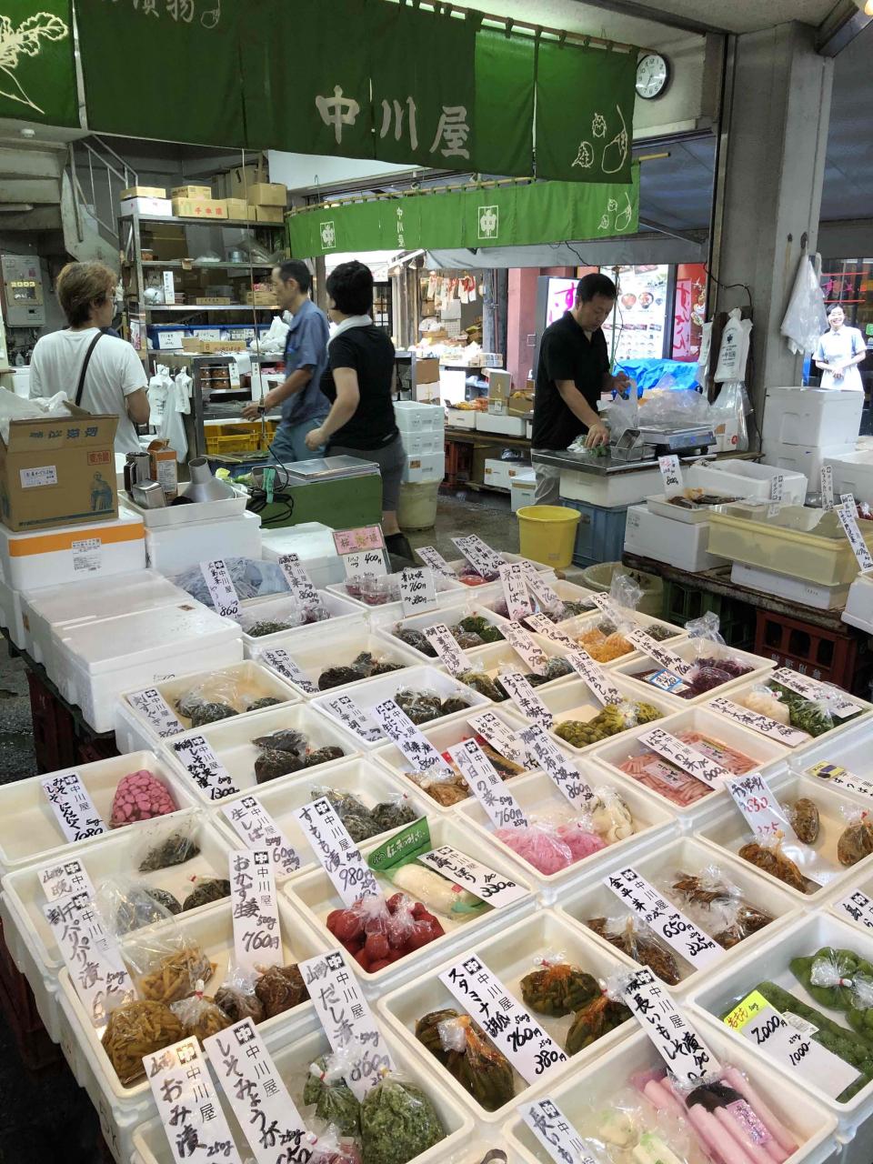 一早去筑地市场，很繁华