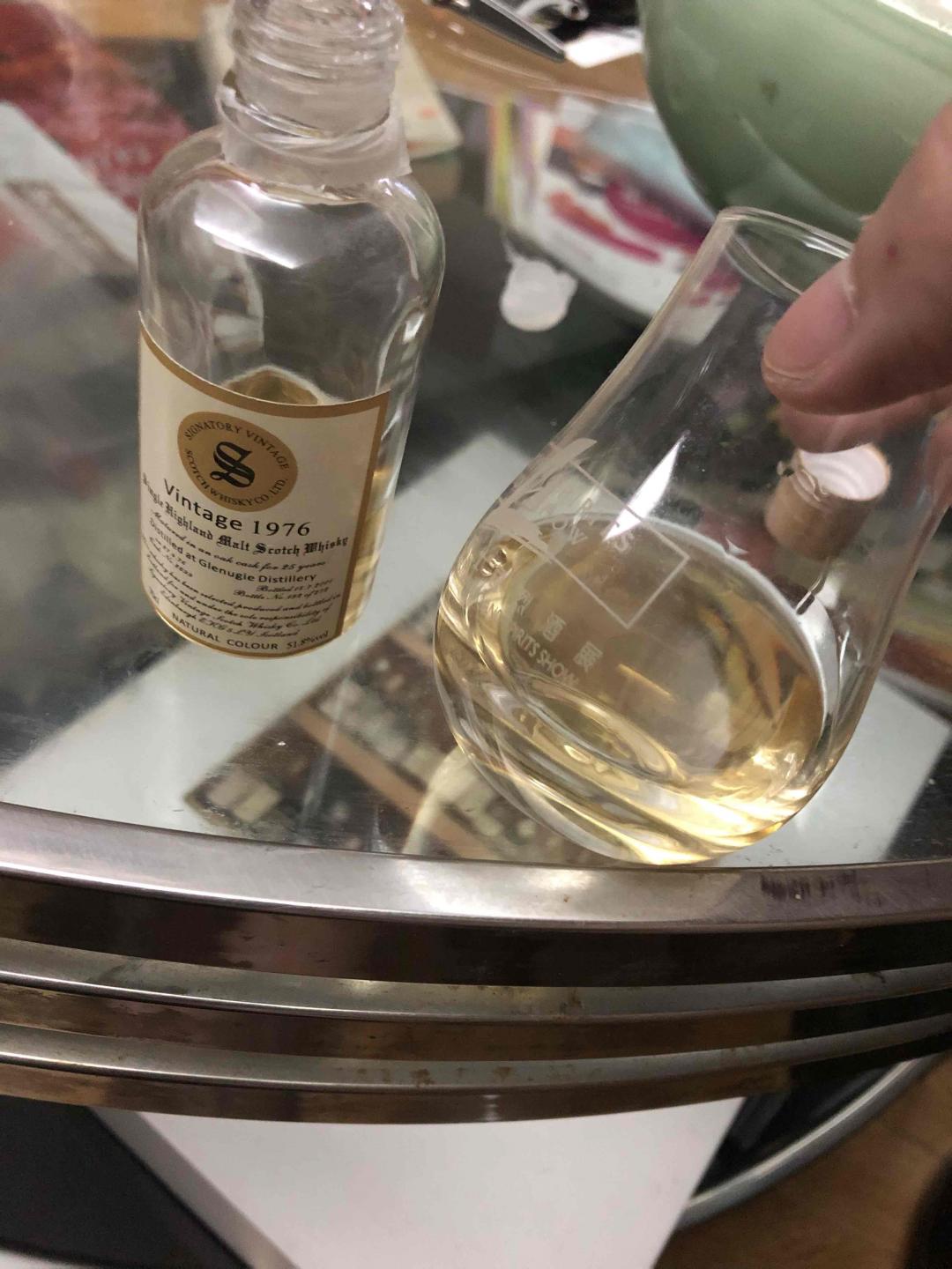 下班到家，就着剩菜喝一点。也是一种幸福。