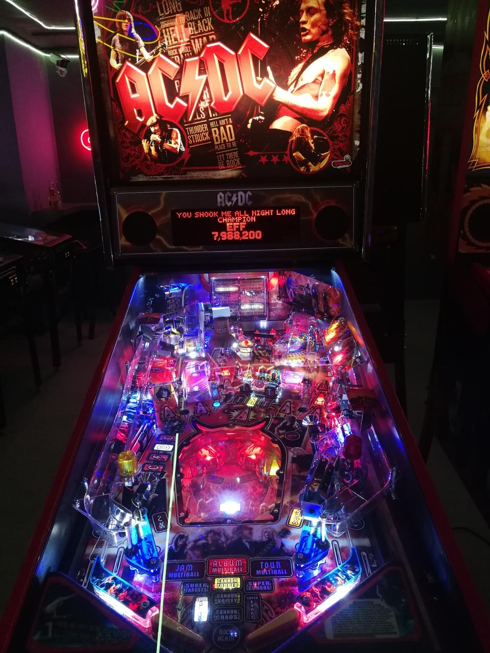 公路商店之自动打酒机（这次是坏的( ˘•ω•˘ )）来杯白马，及弹珠机