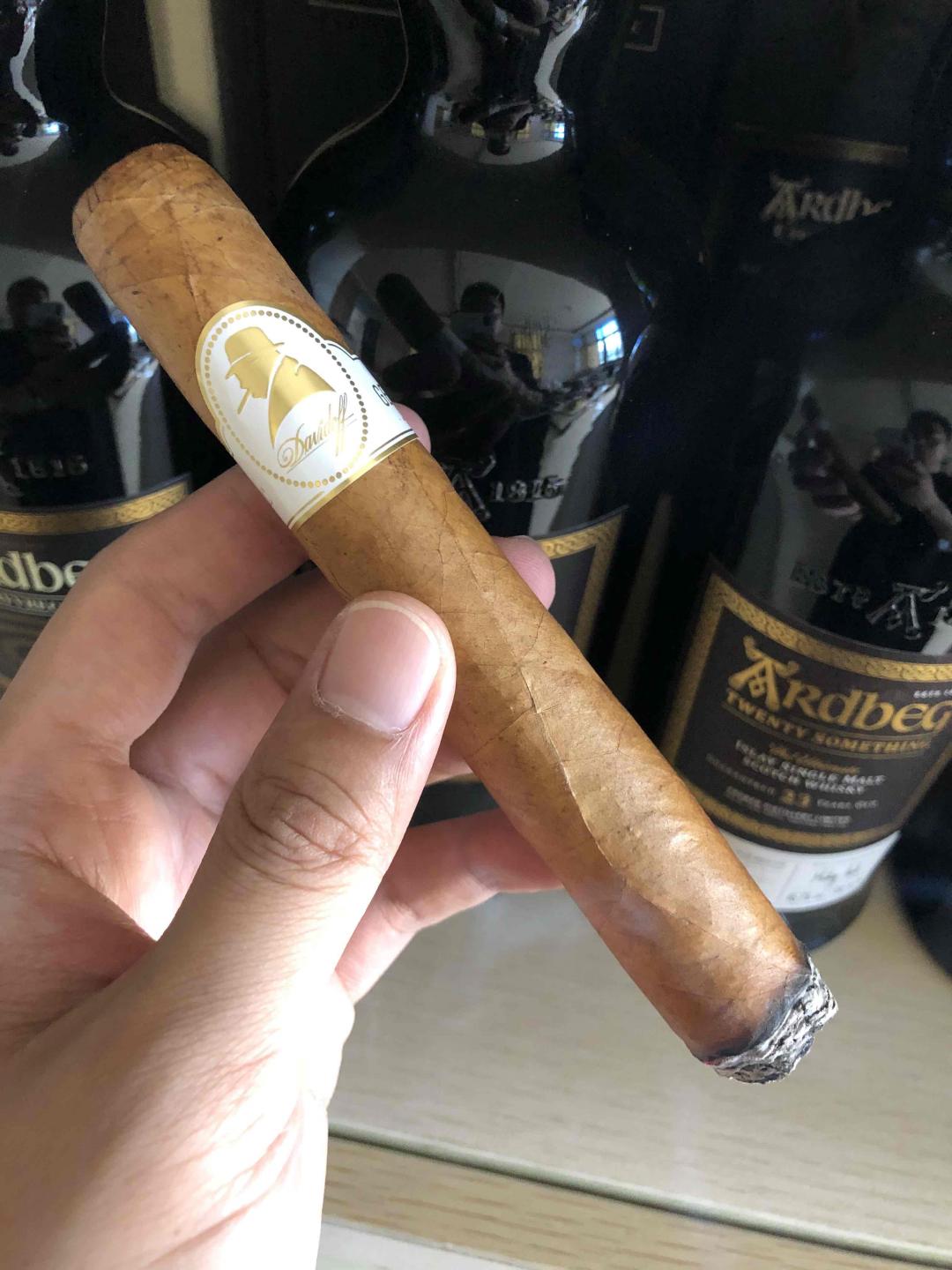 天气越来越热，听说今天台风也来了…