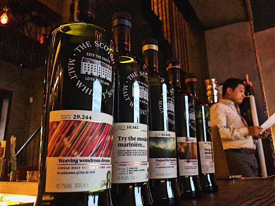 每次协会的分享都干货满满，一边听speyside，capeltown，islay三个音乐节的精彩游记，一边喝着相应的酒。特别是这走私回来的29.244和布那哈本，今晚很完美～