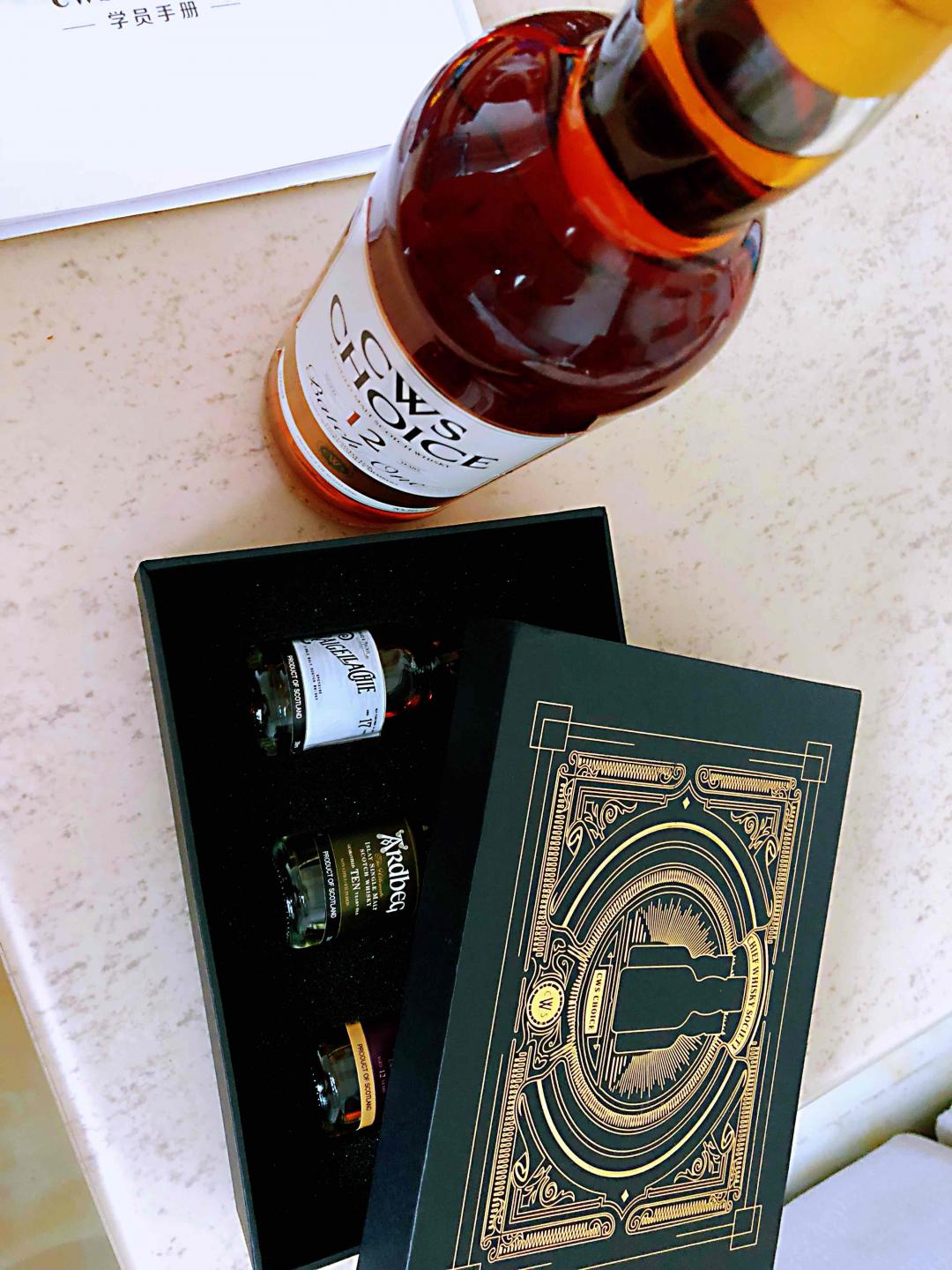 收礼物<img src='https://sdata.whiskyworm.com/xcxpics/emoji_14.png' class='emoji' />