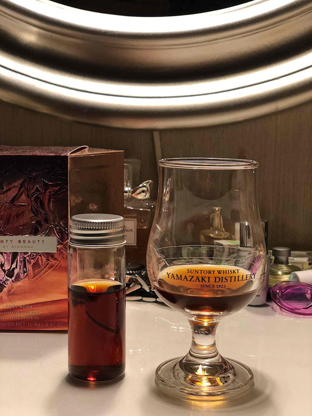 没酒标，没密封条，没包装，但是就凭这快溢出的酒。他是今年最佳分享～