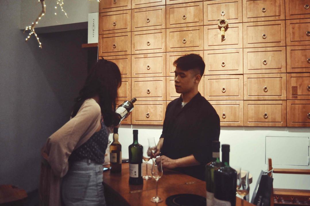 喝酒我们也是很认真的<img src='https://sdata.whiskyworm.com/xcxpics/emoji_21.png' class='emoji' />