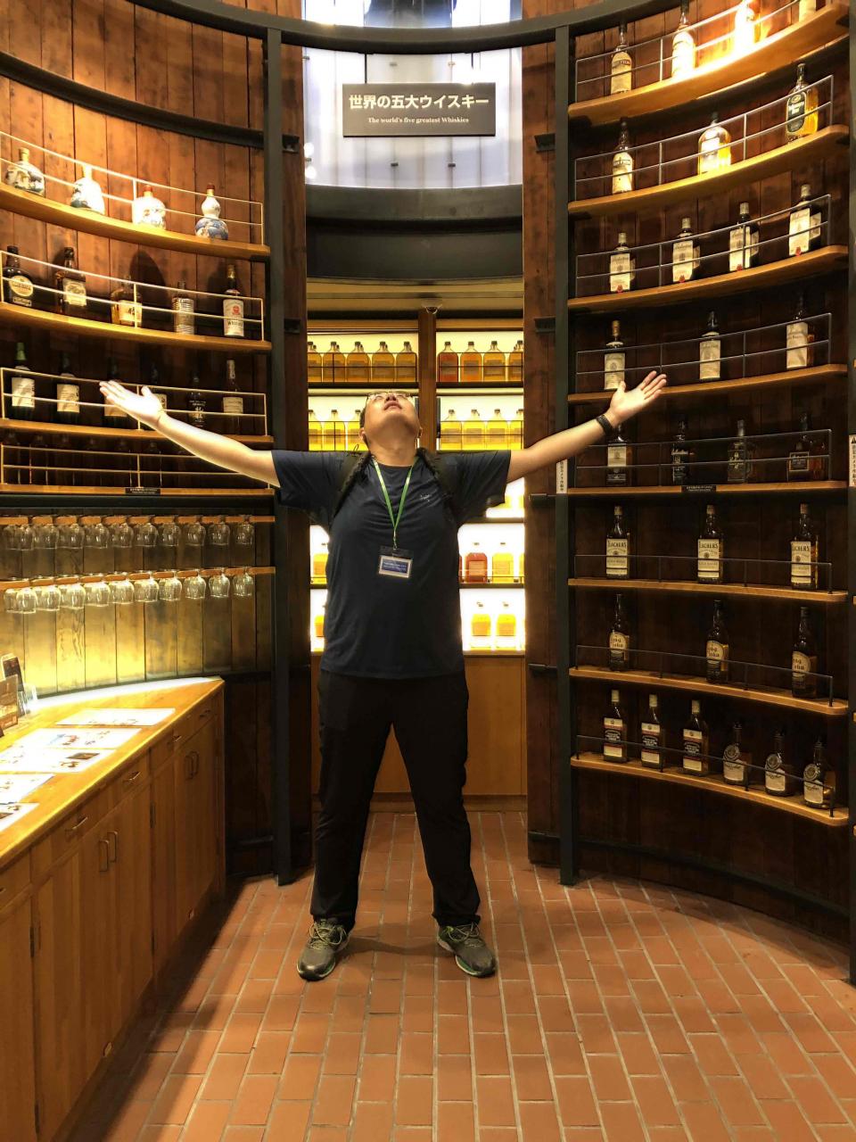 年份酒只有展示,销售的店是买不到年份的酒了