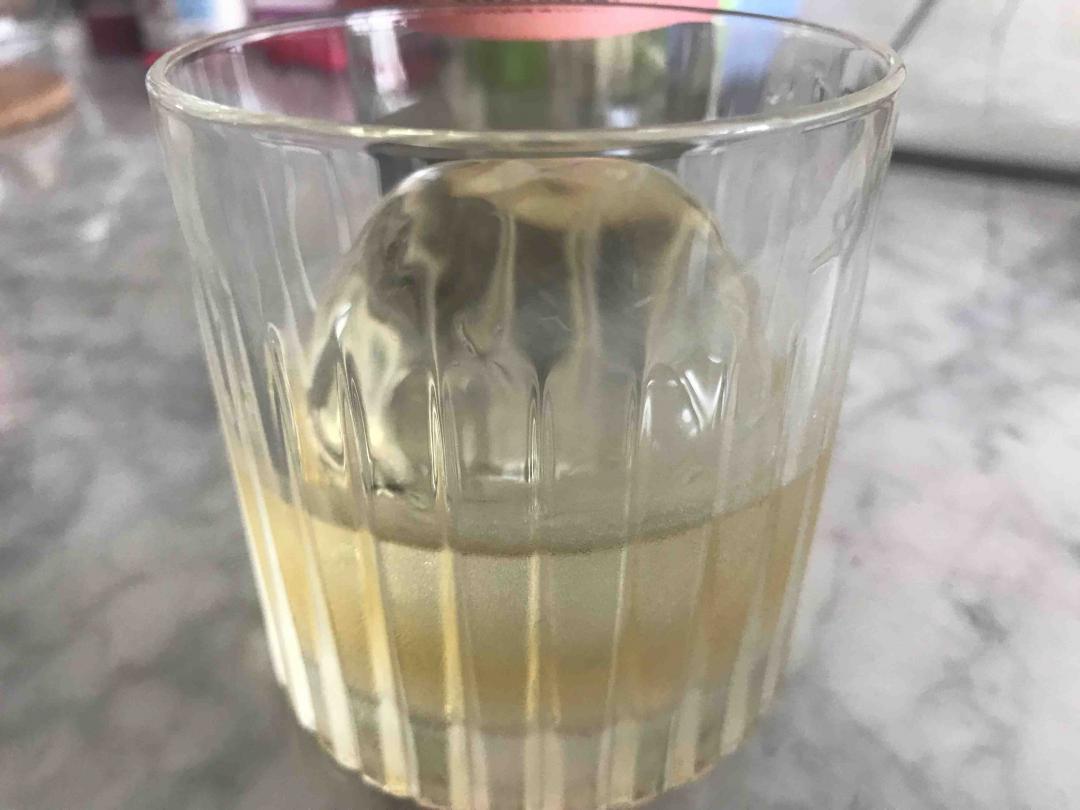 喝的不是酒，是冰。