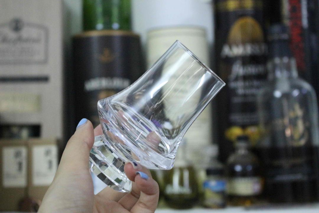 收到新杯子一个~