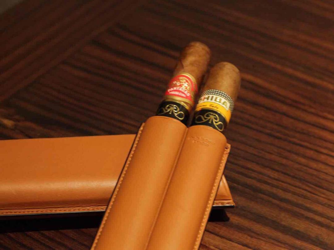 不为往事扰,余生只愿笑 .