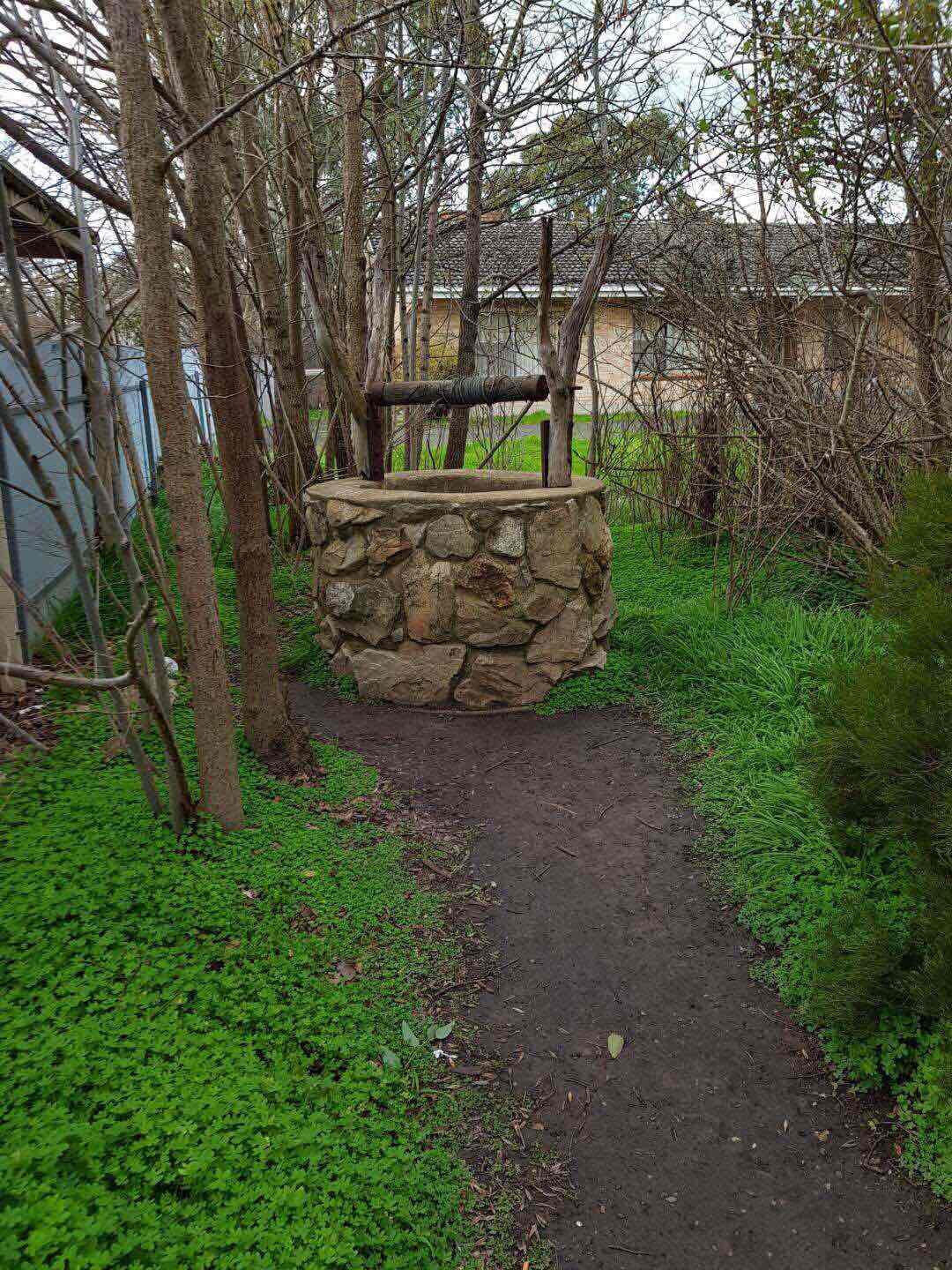 据说每晚贞子都会爬出来喝……