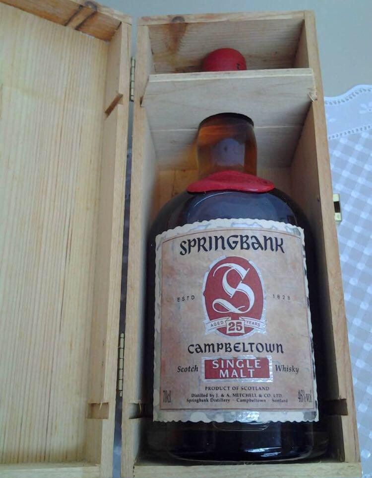 個人總結入門必須起步高，不然最後發覺浪費很多錢，啥也沒喝明白。下面給大家推薦幾款可喝可藏的（基本都是大家咬咬牙能開的動的）注：達摩30照片來源於 本網大魔王<img src='https://sdata.whiskyworm.com/xcxpics/emoji_21.png' class='emoji' />