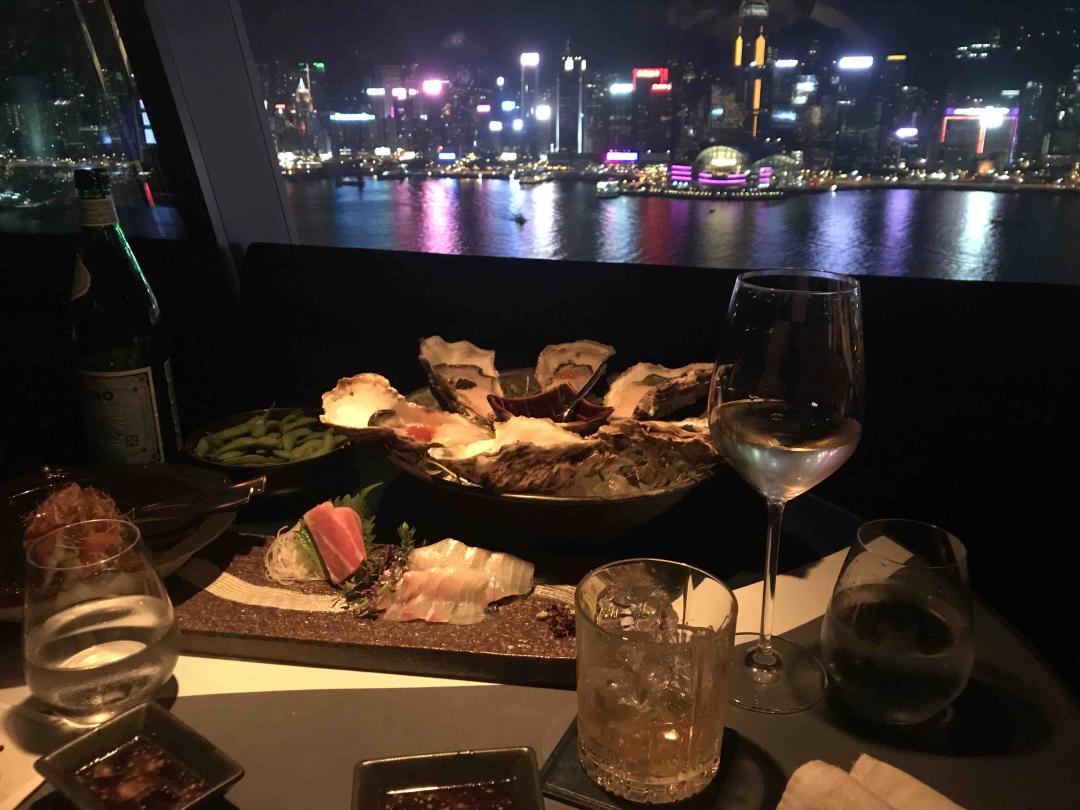 维港绝景，Aqua景观位，🥢喝威士忌尽然不是冰球，浪费了YAMAZAKI 18🥃