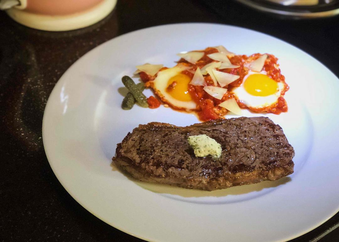 Sunday indulgence～Devil‘s steak & eggs