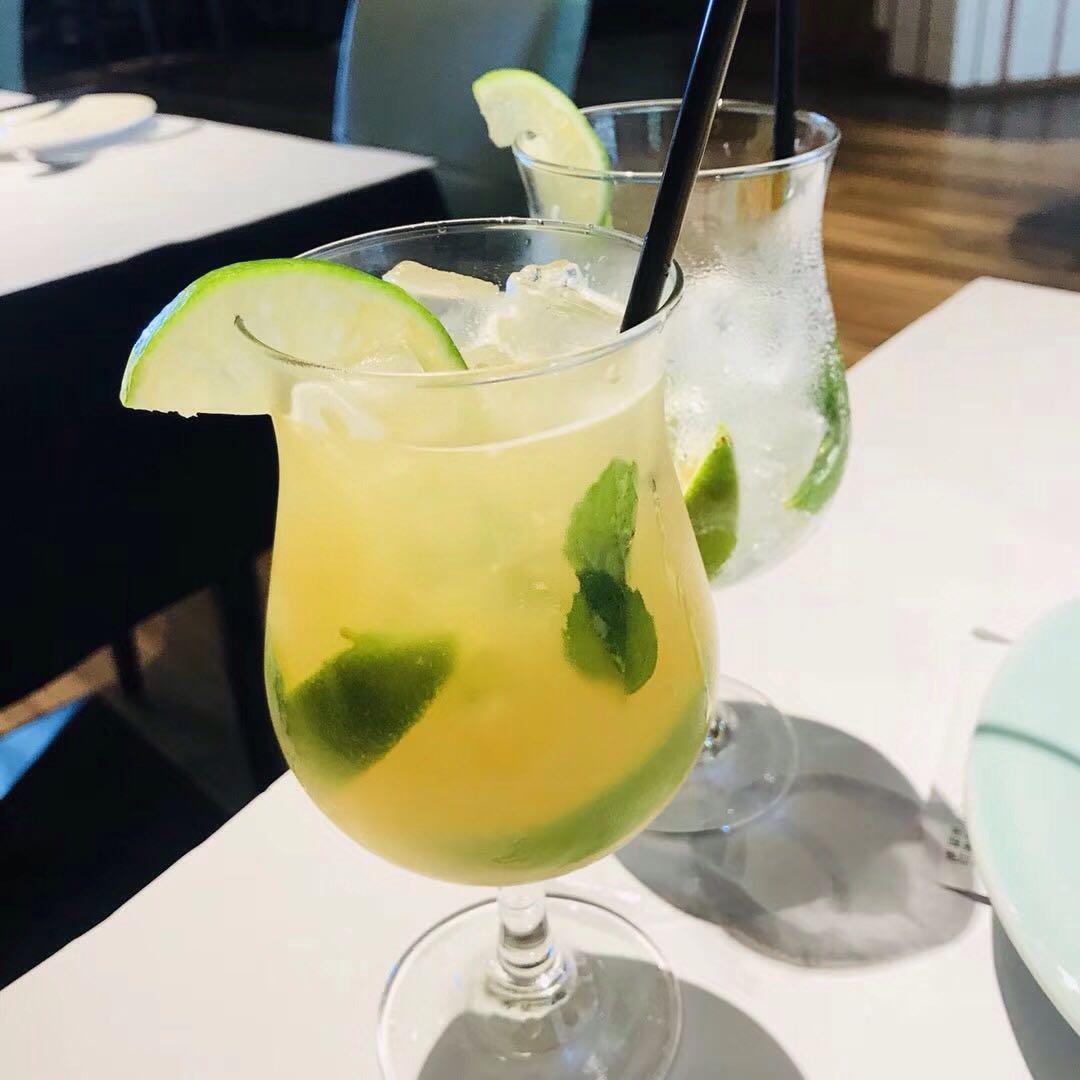 太热了……<img src='https://sdata.whiskyworm.com/xcxpics/emoji_4.png' class='emoji' /><img src='https://sdata.whiskyworm.com/xcxpics/emoji_4.png' class='emoji' />