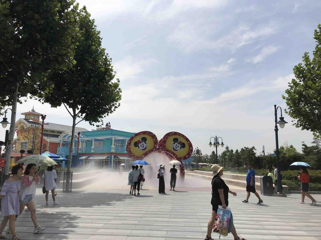 先畅玩迪士尼，下午再参加L展