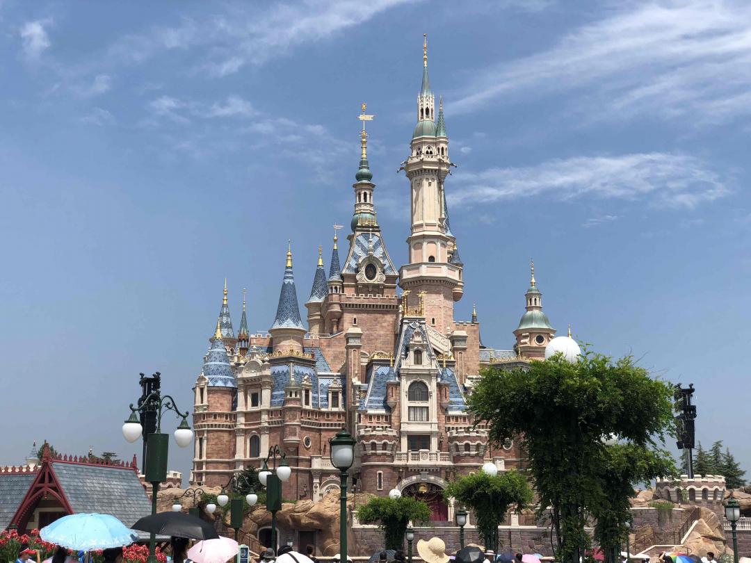 先畅玩迪士尼，下午再参加L展