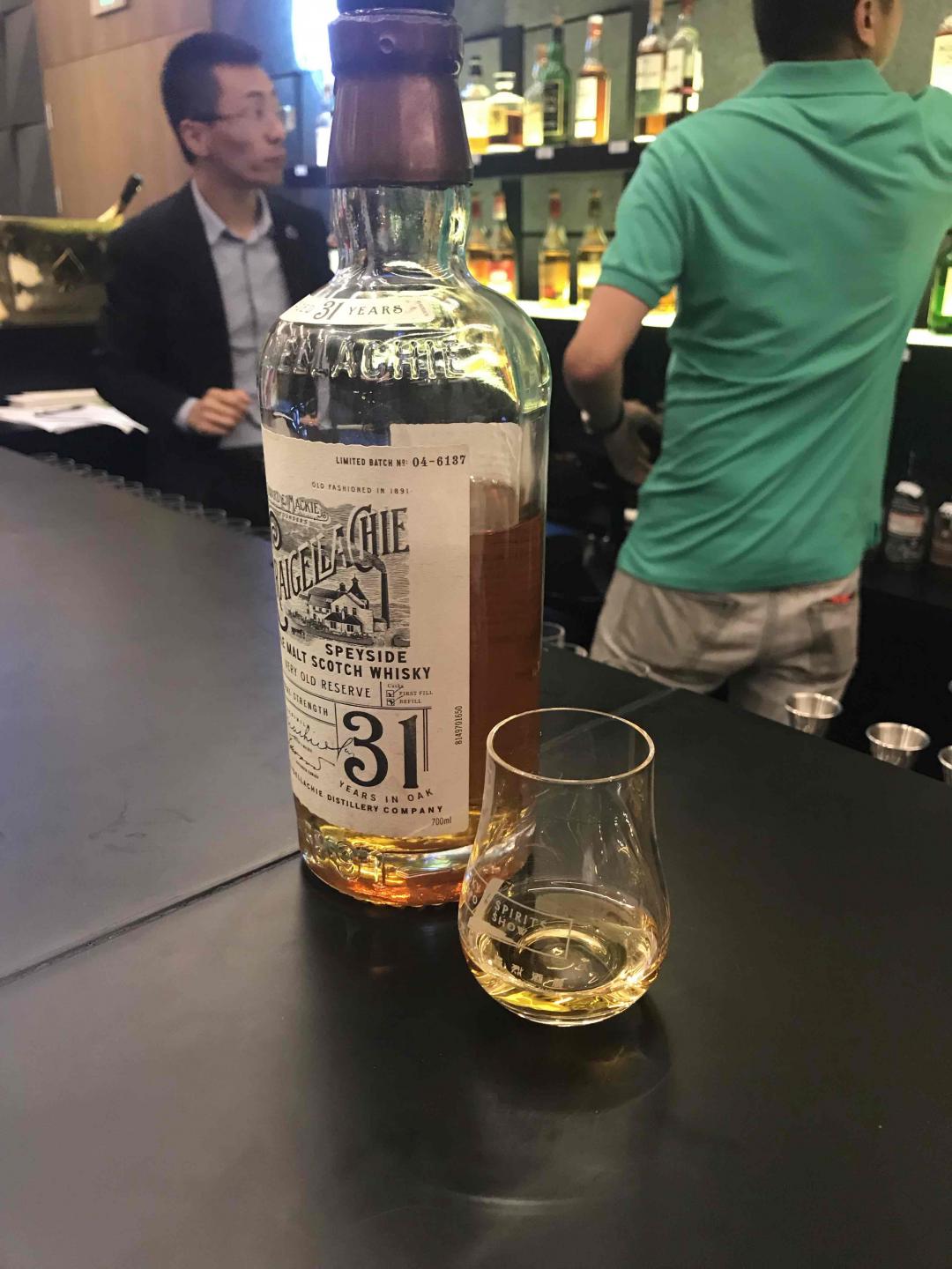 三人三杯，换着尝了尝