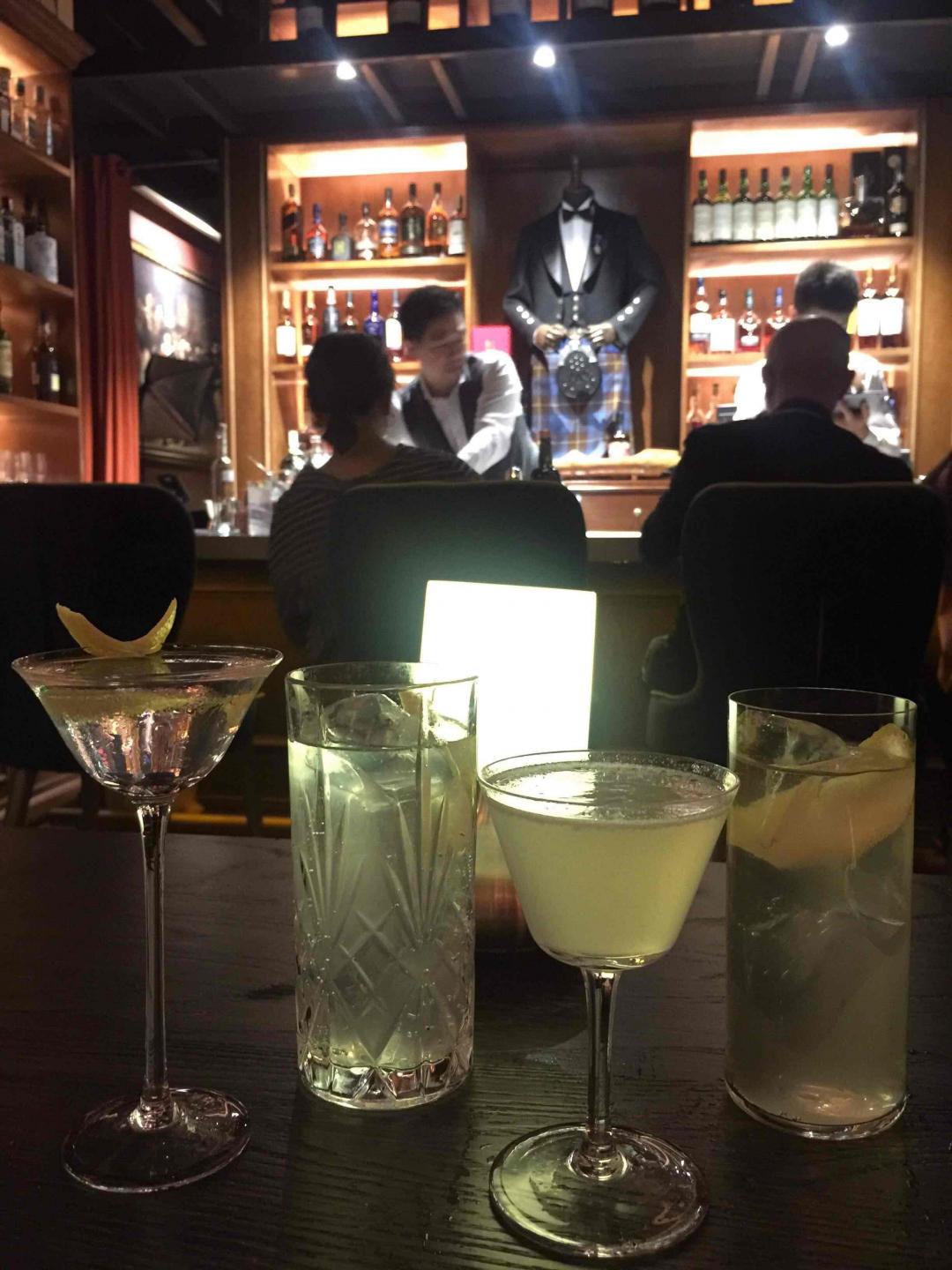 今天第一間～～～ #The Aritst Bar 上海 #Nick Wu 調酒好厲害