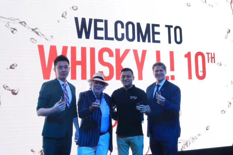 最后一天 尽量在吧台多陪大家聊聊