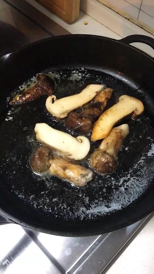 收到阿郎从云南寄来的松茸