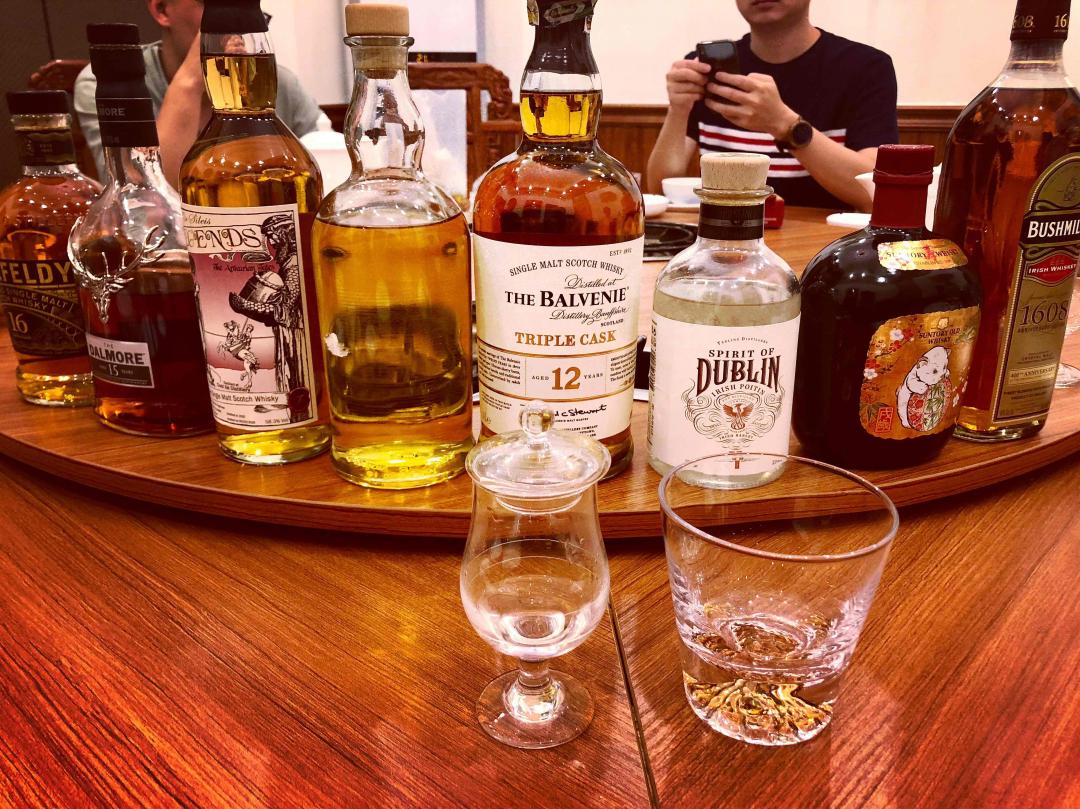 没去到上海，始终是个遗憾，周末跟兄弟喝点吃点。