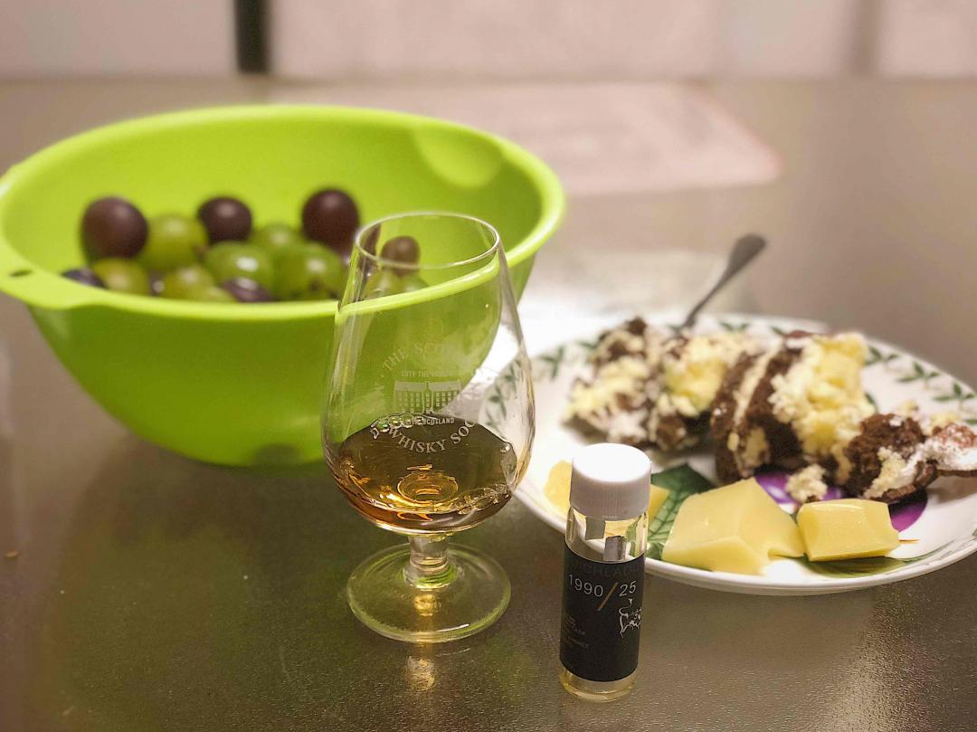 甜蜜的一晚～不过这个酒怎么说呢，有点四不像的感觉走。