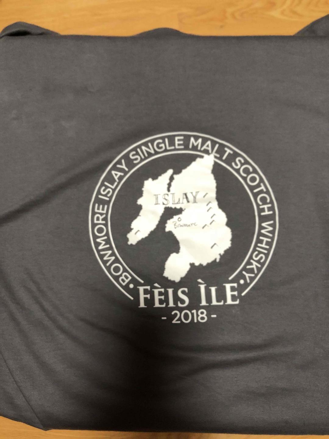 好朋友送了件衣服來<img src='https://sdata.whiskyworm.com/xcxpics/emoji_43.png' class='emoji' />