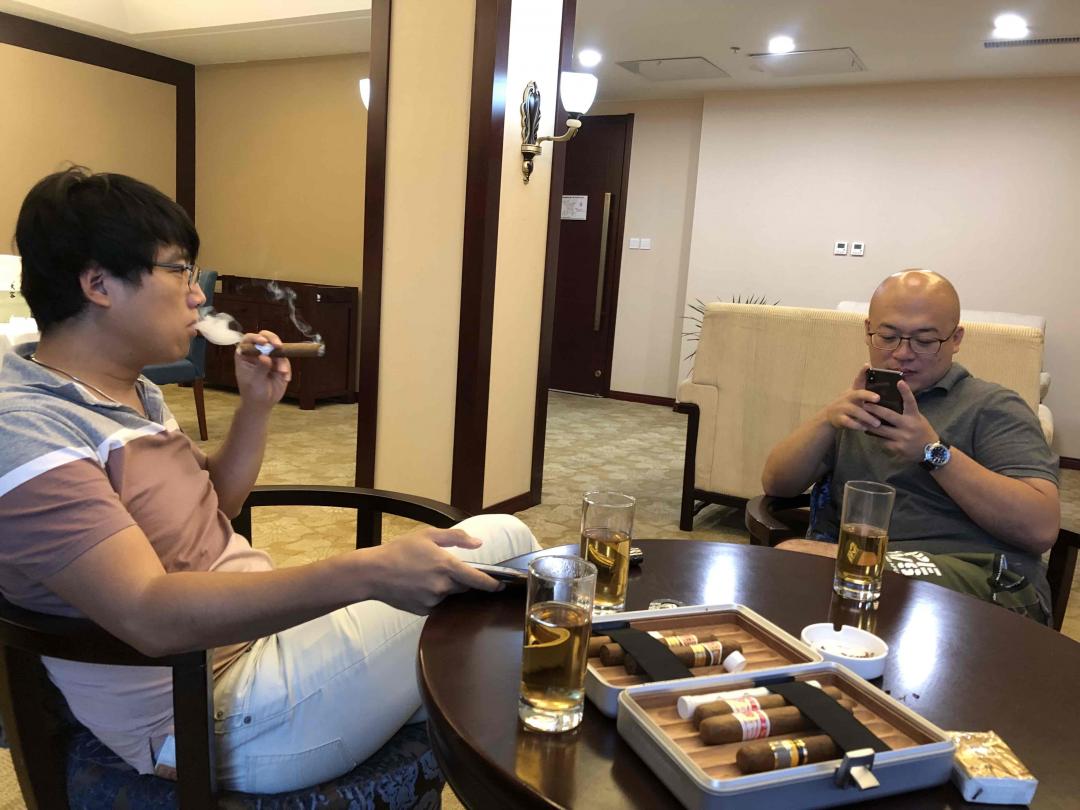 补发一下三个男人的七夕…真爱啊！<img src='https://sdata.whiskyworm.com/xcxpics/emoji_41.png' class='emoji' />