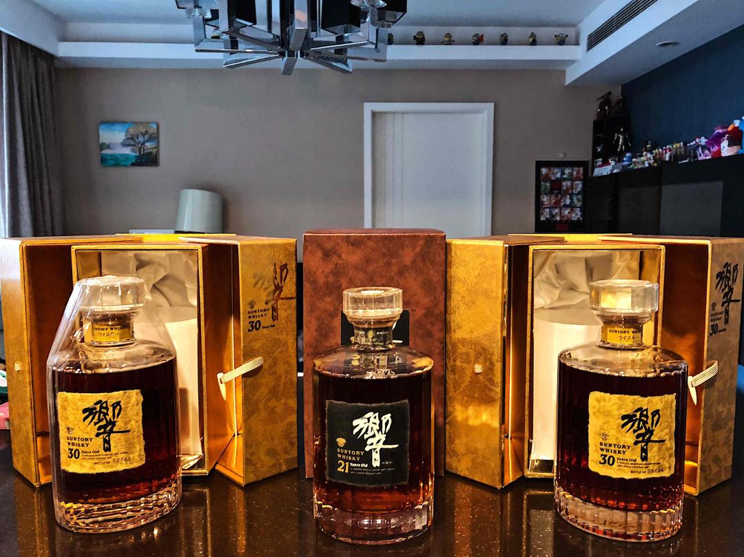 最近发觉自己已经偏离了初心，一路收了很多不会去喝的酒～真的不如换成几十瓶真正好喝的老酒～有人换吗？